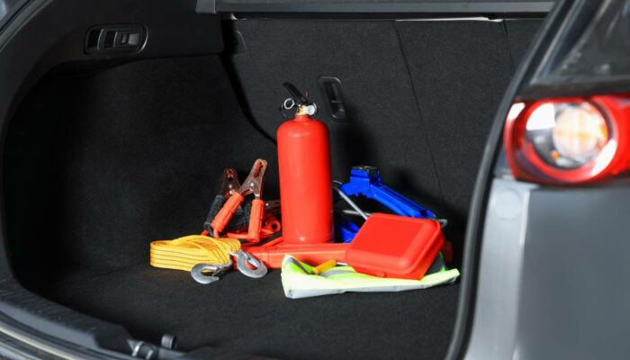 7 must-have roadside emergency supplies