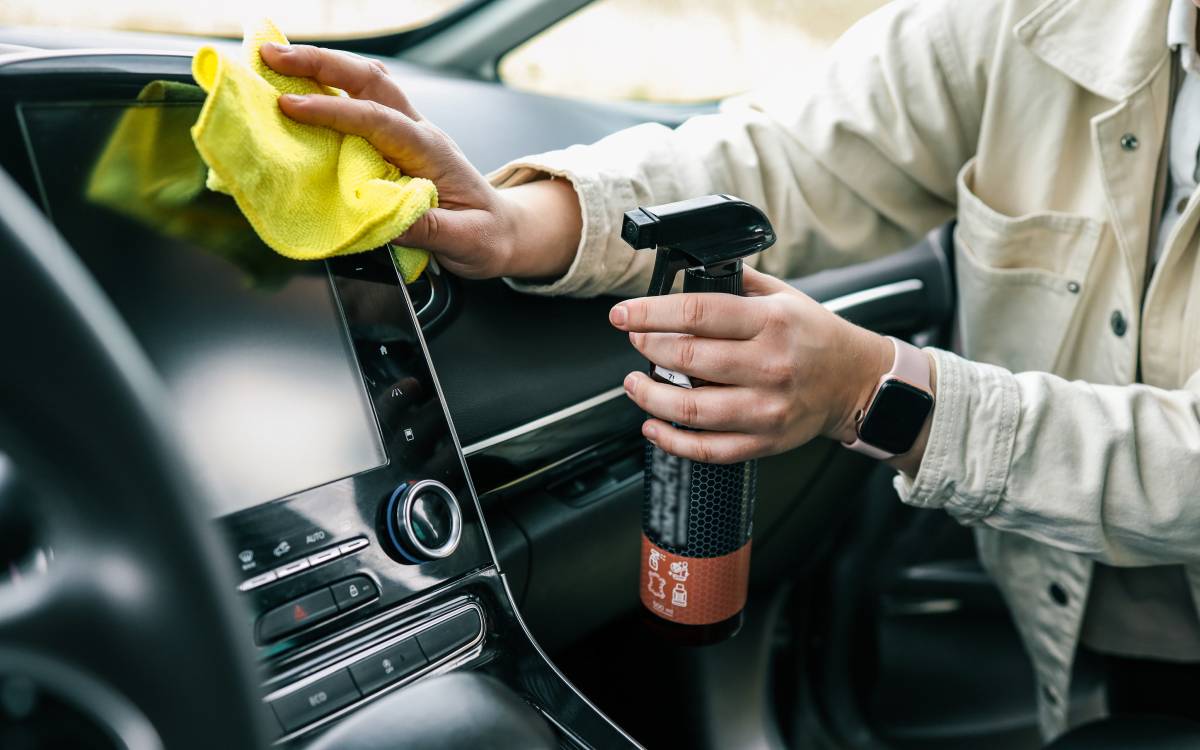 8 tips to clean a car the right way